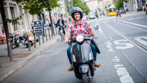 Motorisiertes Zweirad · 8 Angebote Motorisiertes Zweirad · 8 Angebote